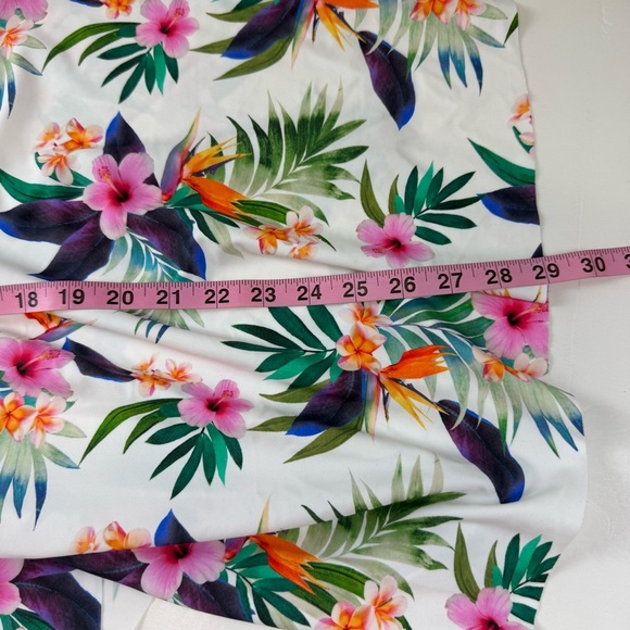 Island Escape Tankini Swimsuit Top 24W White Tropical Floral Full Bust Support - Picture 9 of 9